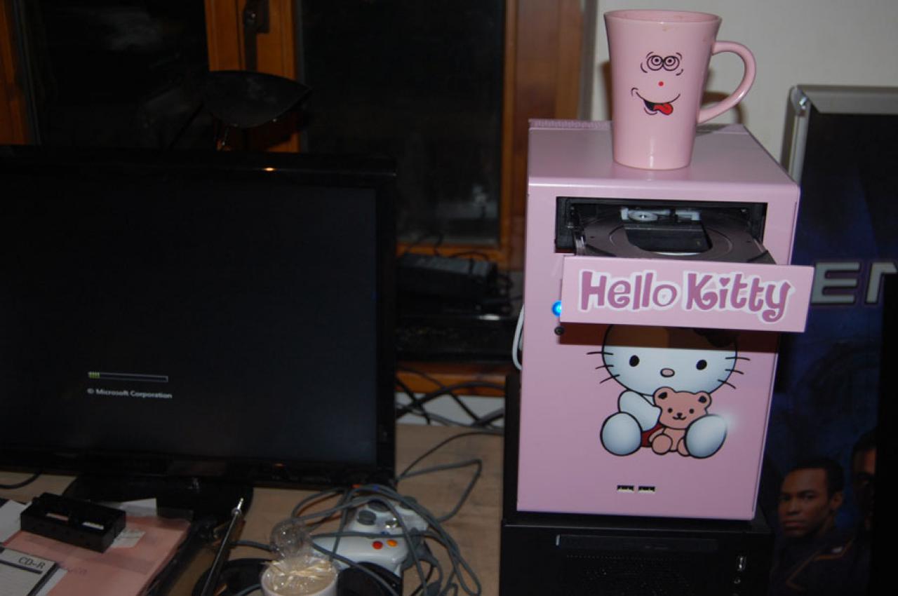 [23/12/2009] Hello-Kitty-PC im Eigenbau: das Finale (6)