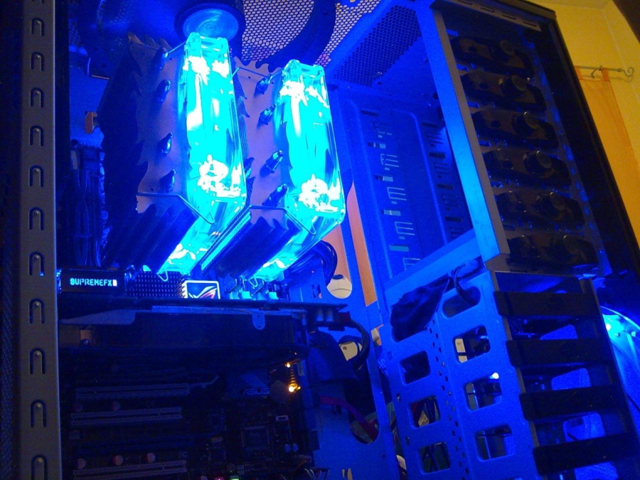[26/12/2009] Sehenswerte Lamborghini-Casemod im PC-Games-Hardware-Extreme-Forum (2)