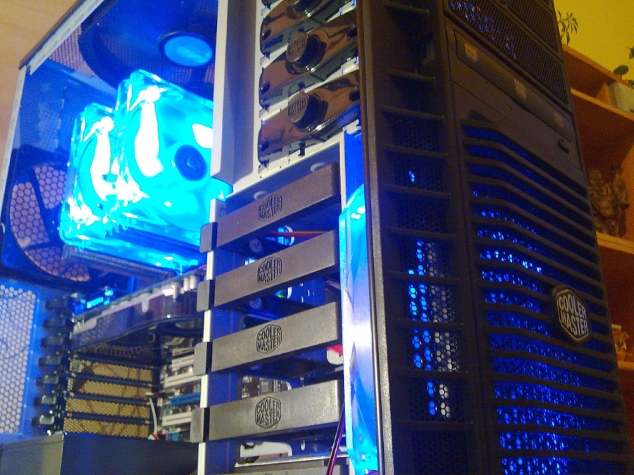[26/12/2009] Sehenswerte Lamborghini-Casemod im PC-Games-Hardware-Extreme-Forum (1)