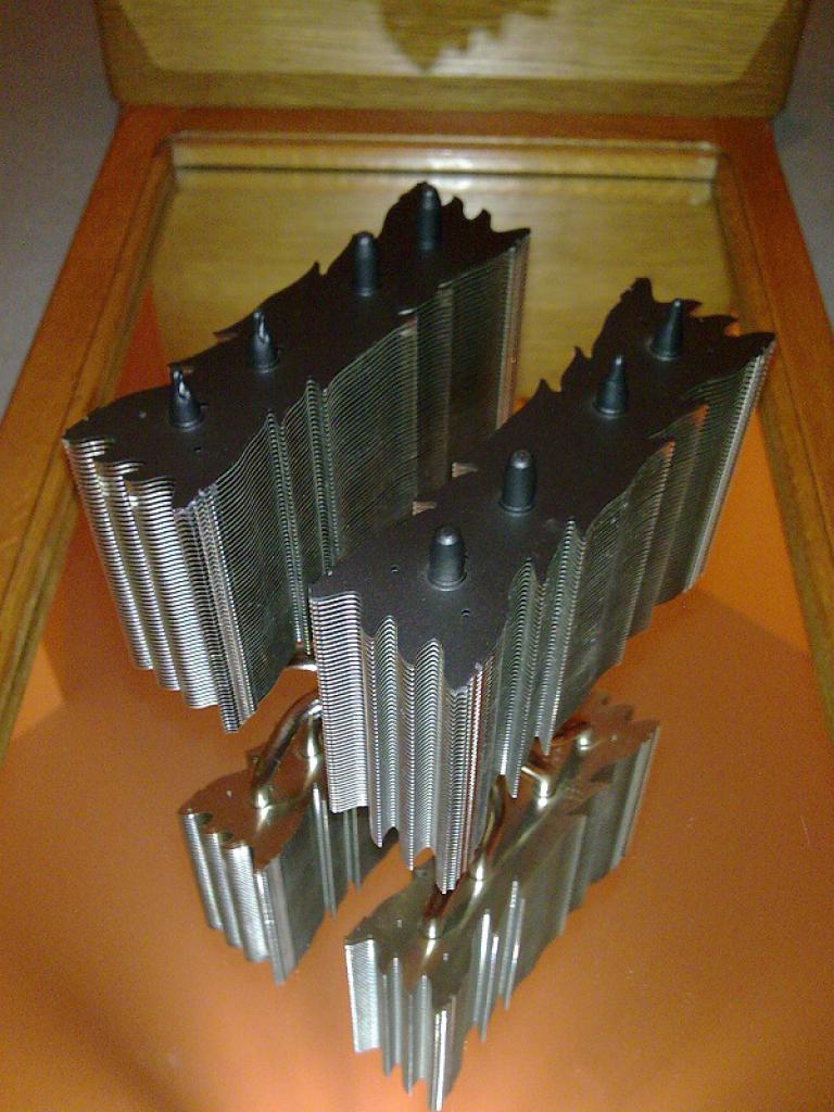 [26/12/2009] Sehenswerte Lamborghini-Casemod im PC-Games-Hardware-Extreme-Forum (27)