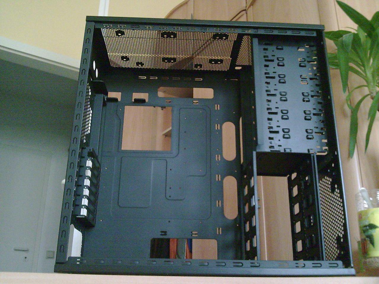 [26/12/2009] Sehenswerte Lamborghini-Casemod im PC-Games-Hardware-Extreme-Forum (34)