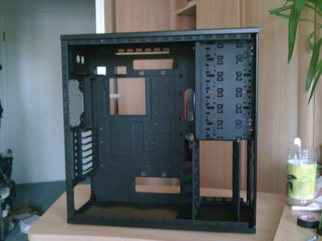 [26/12/2009] Sehenswerte Lamborghini-Casemod im PC-Games-Hardware-Extreme-Forum (6)