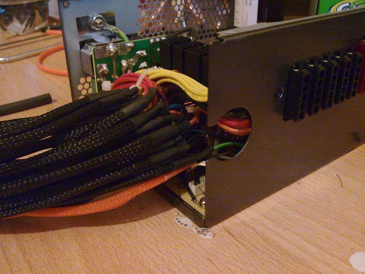 [26/12/2009] Sehenswerte Lamborghini-Casemod im PC-Games-Hardware-Extreme-Forum (12)