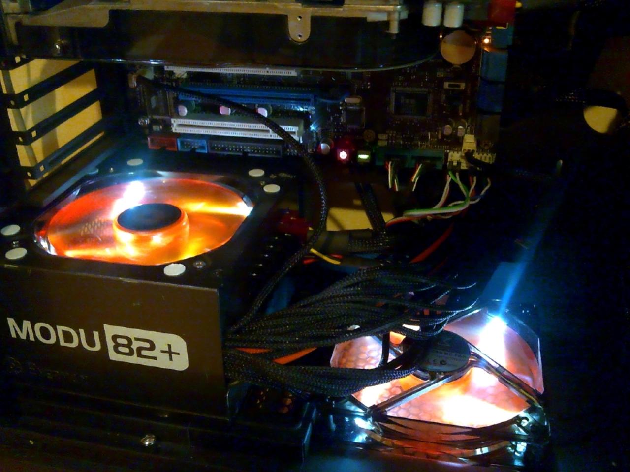 [26/12/2009] Sehenswerte Lamborghini-Casemod im PC-Games-Hardware-Extreme-Forum (17)