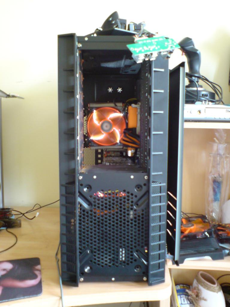 [26/12/2009] Sehenswerte Lamborghini-Casemod im PC-Games-Hardware-Extreme-Forum (58)