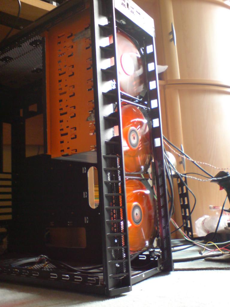 [26/12/2009] Sehenswerte Lamborghini-Casemod im PC-Games-Hardware-Extreme-Forum (63)