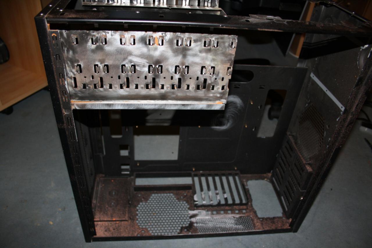 [26/12/2009] Sehenswerte Lamborghini-Casemod im PC-Games-Hardware-Extreme-Forum (73)