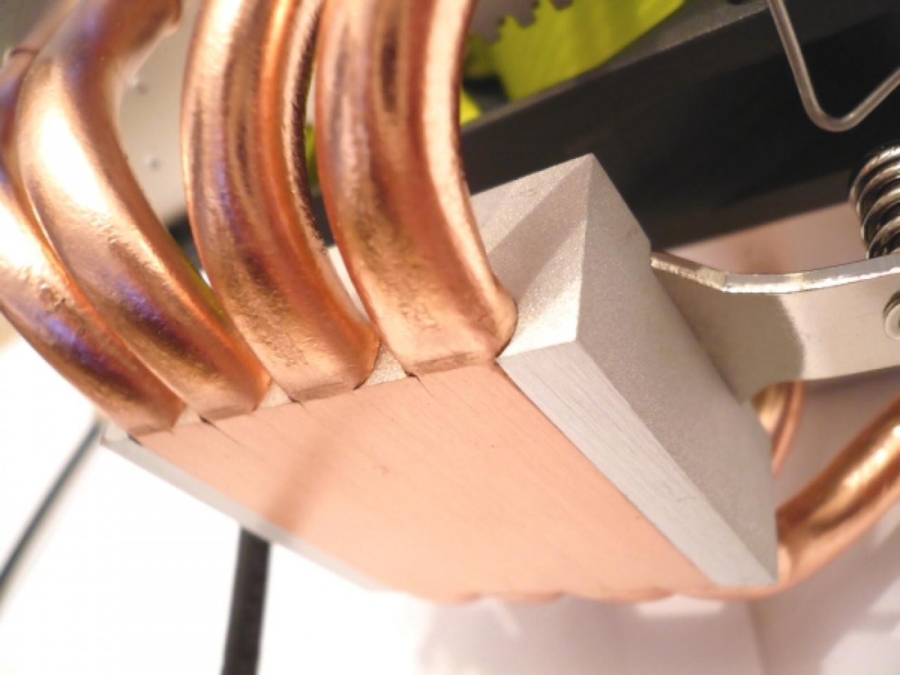[02/01/2010] Erste Bilder des Coolink Corator DS CPU-Kühlers. (2)