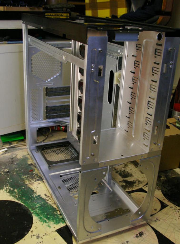 [17/01/2010] So entsteht das Cebit-Vorführgehäuse für das MSI Big Bang Fuzion (12)
