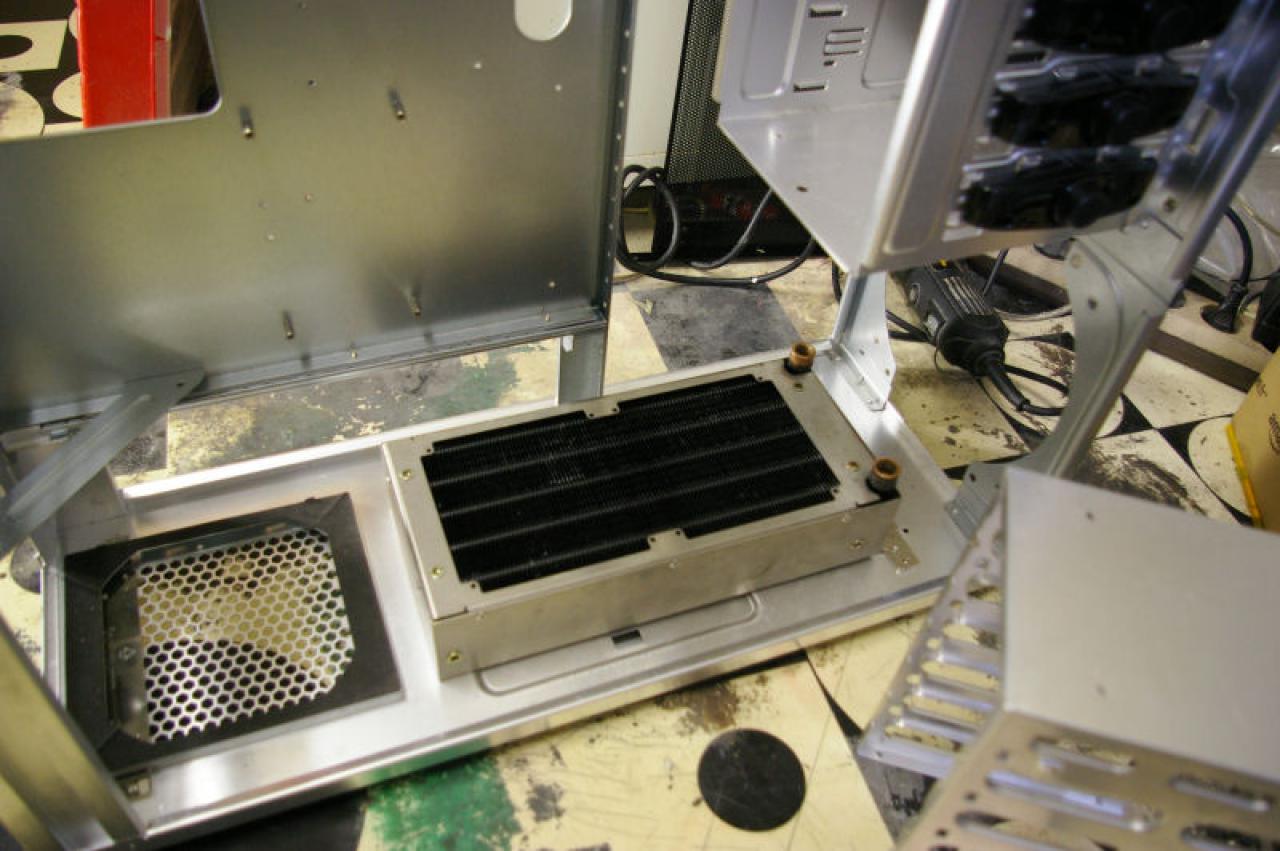 [17/01/2010] So entsteht das Cebit-Vorführgehäuse für das MSI Big Bang Fuzion (13)