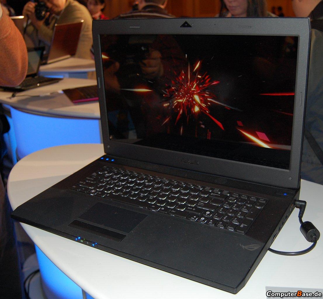 [06/01/2010] Asus hat bereits zwei Tage vor dem offiziellen Start der CES 2010 ein Gamer Notebook mit einer Radeon HD 5870 vorgestellt. (5)