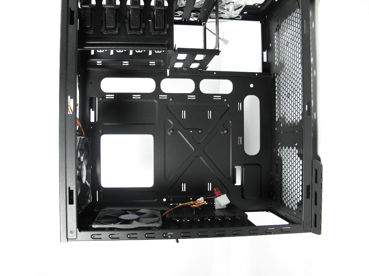 [26/01/2010] Cooler Master CM 690 II Advanced im Test (9)
