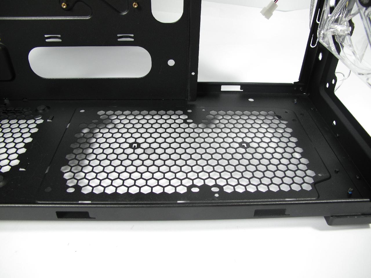 [26/01/2010] Cooler Master CM 690 II Advanced im Test (10)