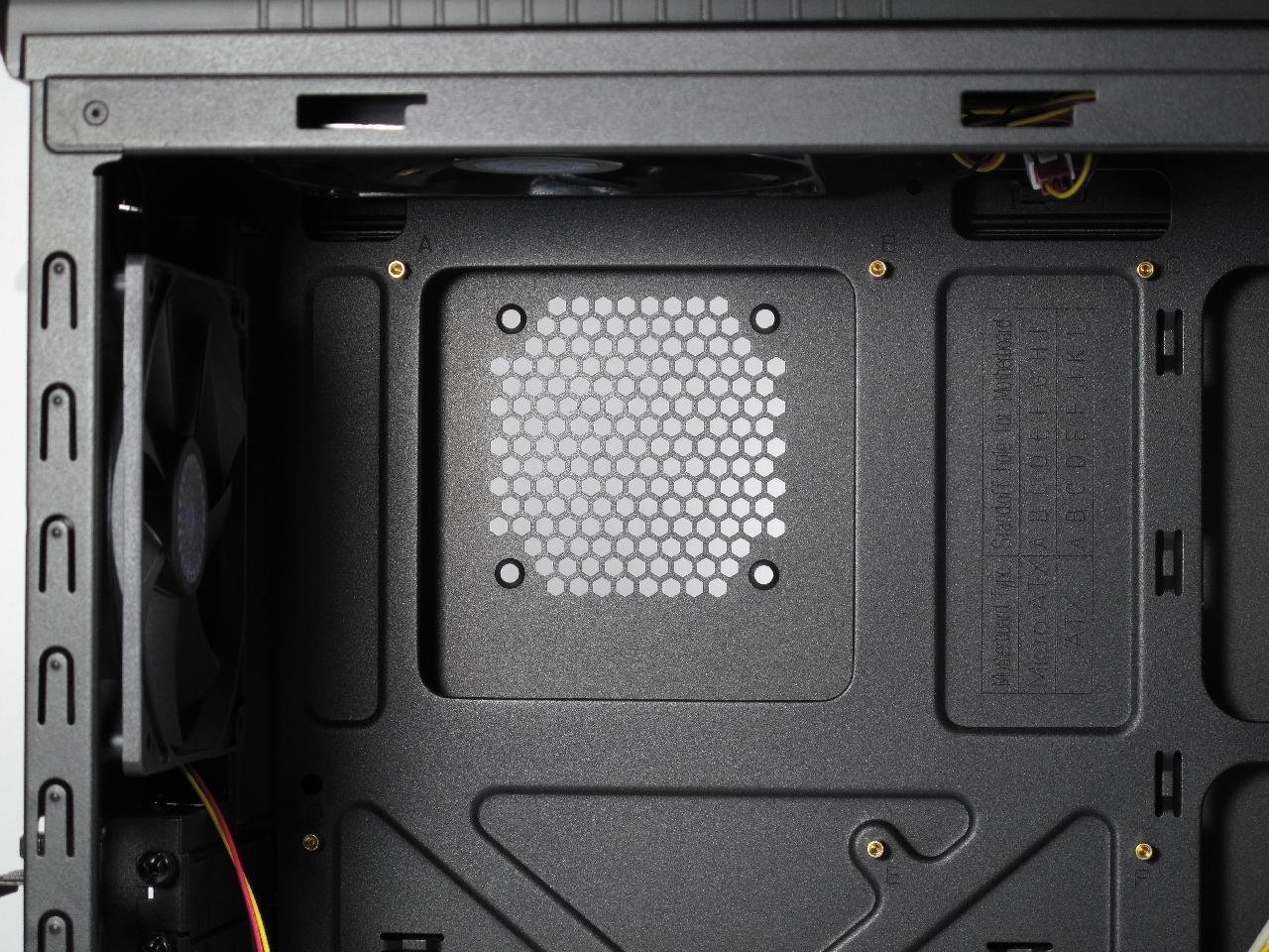 [26/01/2010] Cooler Master CM 690 II Advanced im Test (12)