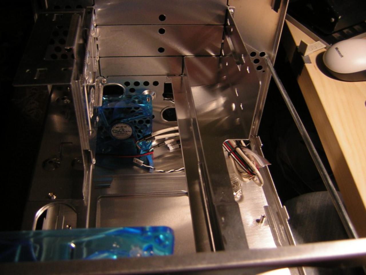 [10/01/2010] Ab auf die Insel: Casemod-Projekt bringt den Sommer in den PC (2)