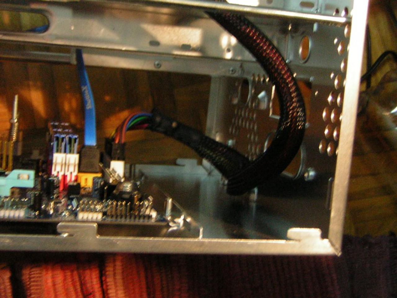 [10/01/2010] Ab auf die Insel: Casemod-Projekt bringt den Sommer in den PC (6)