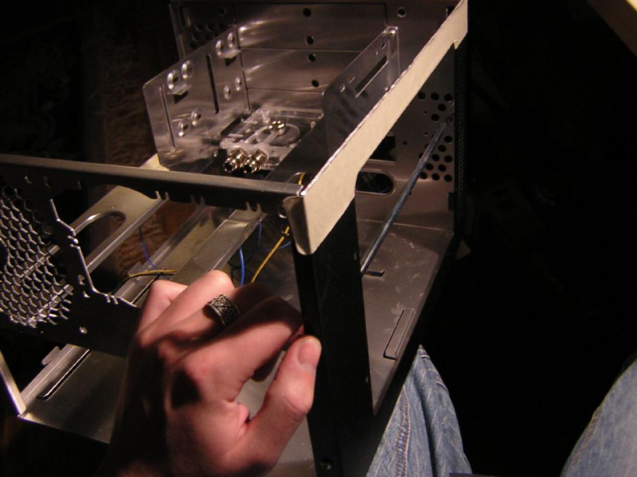 [10/01/2010] Ab auf die Insel: Casemod-Projekt bringt den Sommer in den PC (13)