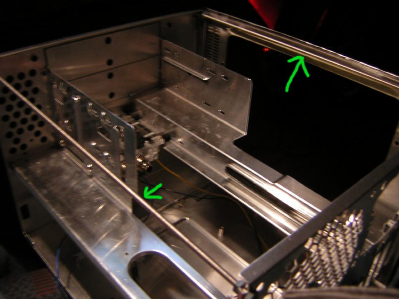 [10/01/2010] Ab auf die Insel: Casemod-Projekt bringt den Sommer in den PC (16)