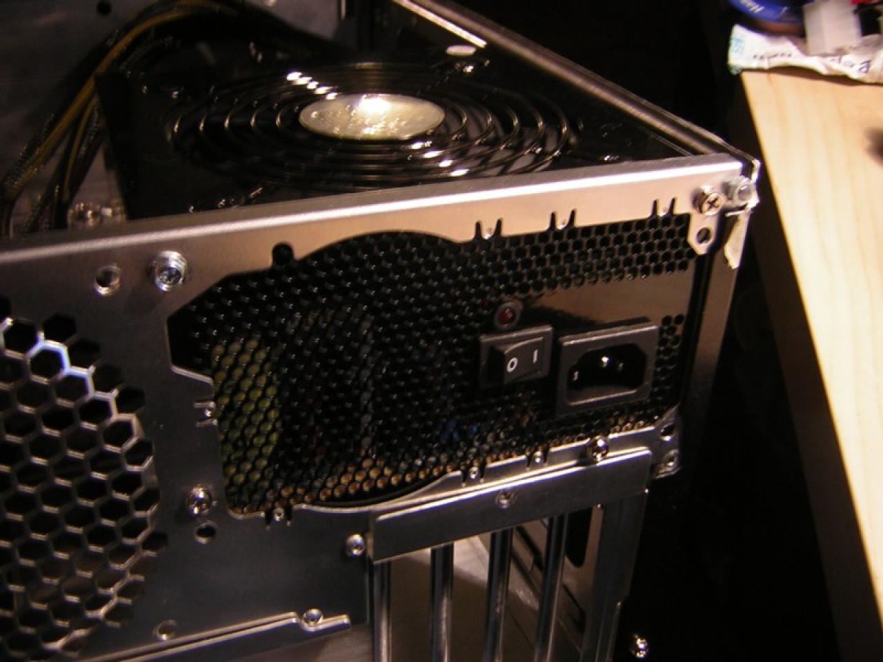 [10/01/2010] Ab auf die Insel: Casemod-Projekt bringt den Sommer in den PC (20)