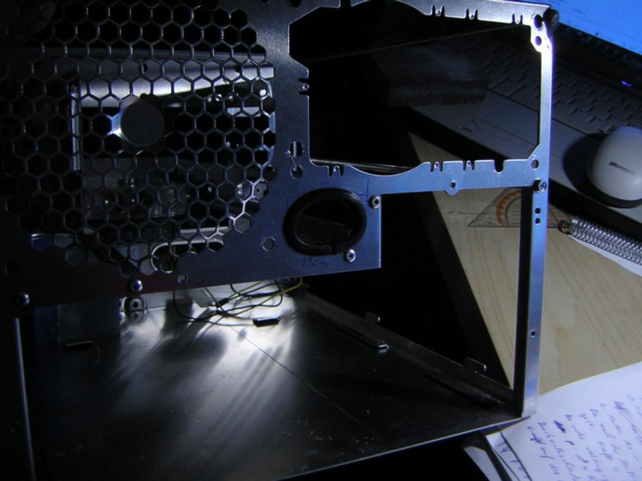 [10/01/2010] Ab auf die Insel: Casemod-Projekt bringt den Sommer in den PC (60)
