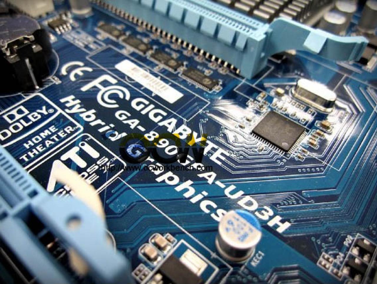 [21/01/2010] Gigabyte GA-890GPA-UD3H mit AMD 890GX-Chipsatz: Fotos und Spezifikationen aufgetaucht (4)