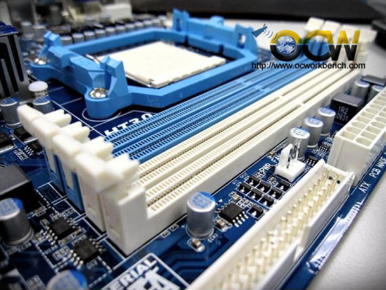 [21/01/2010] Gigabyte GA-890GPA-UD3H mit AMD 890GX-Chipsatz: Fotos und Spezifikationen aufgetaucht (7)