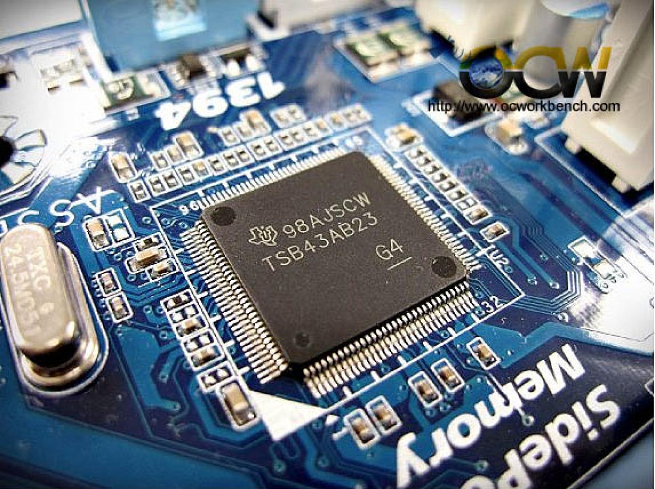 [21/01/2010] Gigabyte GA-890GPA-UD3H mit AMD 890GX-Chipsatz: Fotos und Spezifikationen aufgetaucht (9)