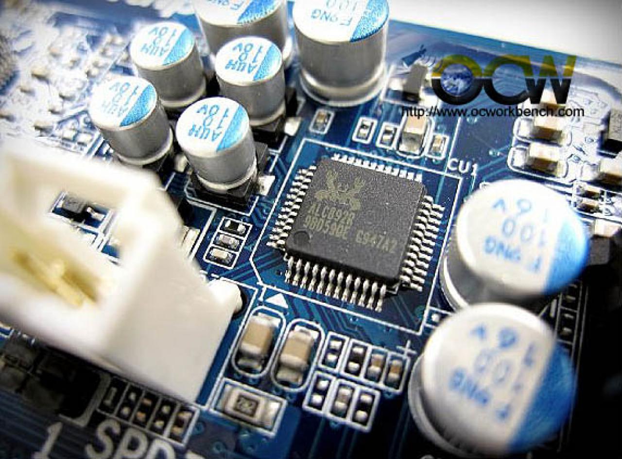 [21/01/2010] Gigabyte GA-890GPA-UD3H mit AMD 890GX-Chipsatz: Fotos und Spezifikationen aufgetaucht (11)