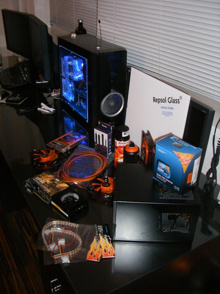 [09/01/2010] Tolles Casemod-Projekt: Schnelles, LAN-taugliches Mini-ITX-System mit Wakü (2)