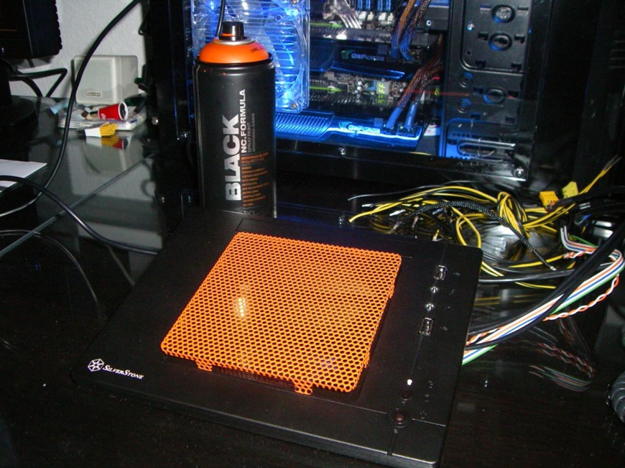 [09/01/2010] Tolles Casemod-Projekt: Schnelles, LAN-taugliches Mini-ITX-System mit Wakü (7)