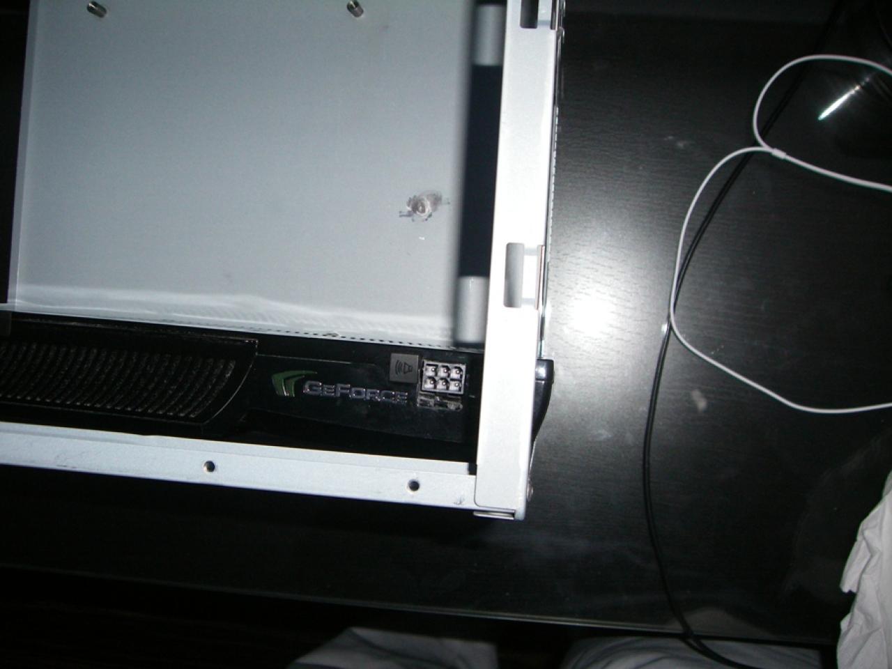 [09/01/2010] Tolles Casemod-Projekt: Schnelles, LAN-taugliches Mini-ITX-System mit Wakü (11)