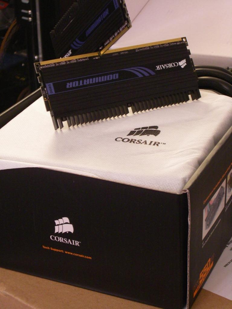 [09/01/2010] Tolles Casemod-Projekt: Schnelles, LAN-taugliches Mini-ITX-System mit Wakü (15)