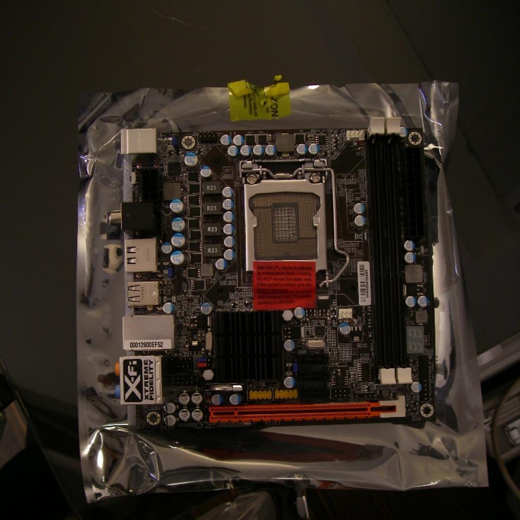 [09/01/2010] Tolles Casemod-Projekt: Schnelles, LAN-taugliches Mini-ITX-System mit Wakü (17)