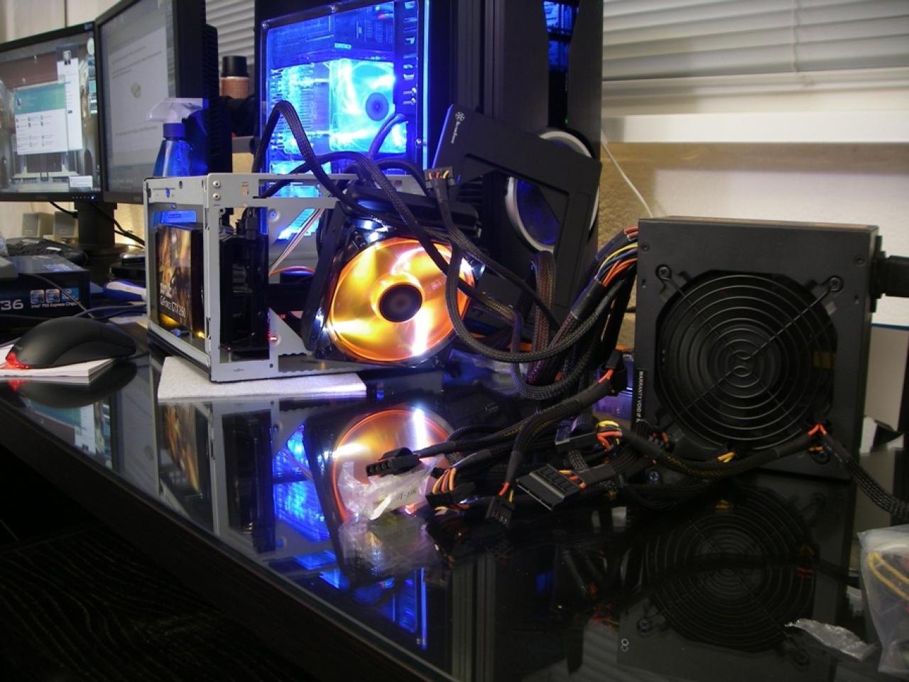 [09/01/2010] Tolles Casemod-Projekt: Schnelles, LAN-taugliches Mini-ITX-System mit Wakü (20)