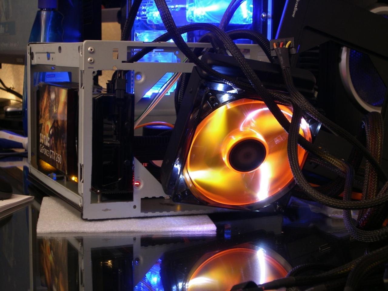 [09/01/2010] Tolles Casemod-Projekt: Schnelles, LAN-taugliches Mini-ITX-System mit Wakü (21)