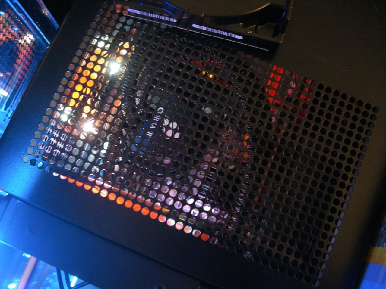 [09/01/2010] Tolles Casemod-Projekt: Schnelles, LAN-taugliches Mini-ITX-System mit Wakü (26)