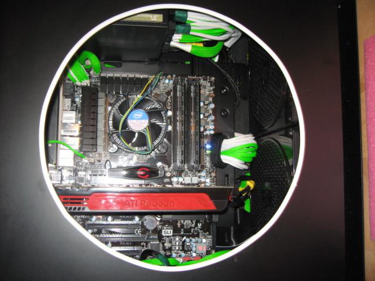 [23/01/2010] Sehenswerte Silverstone-Fortress-FT02-Casemod (28)