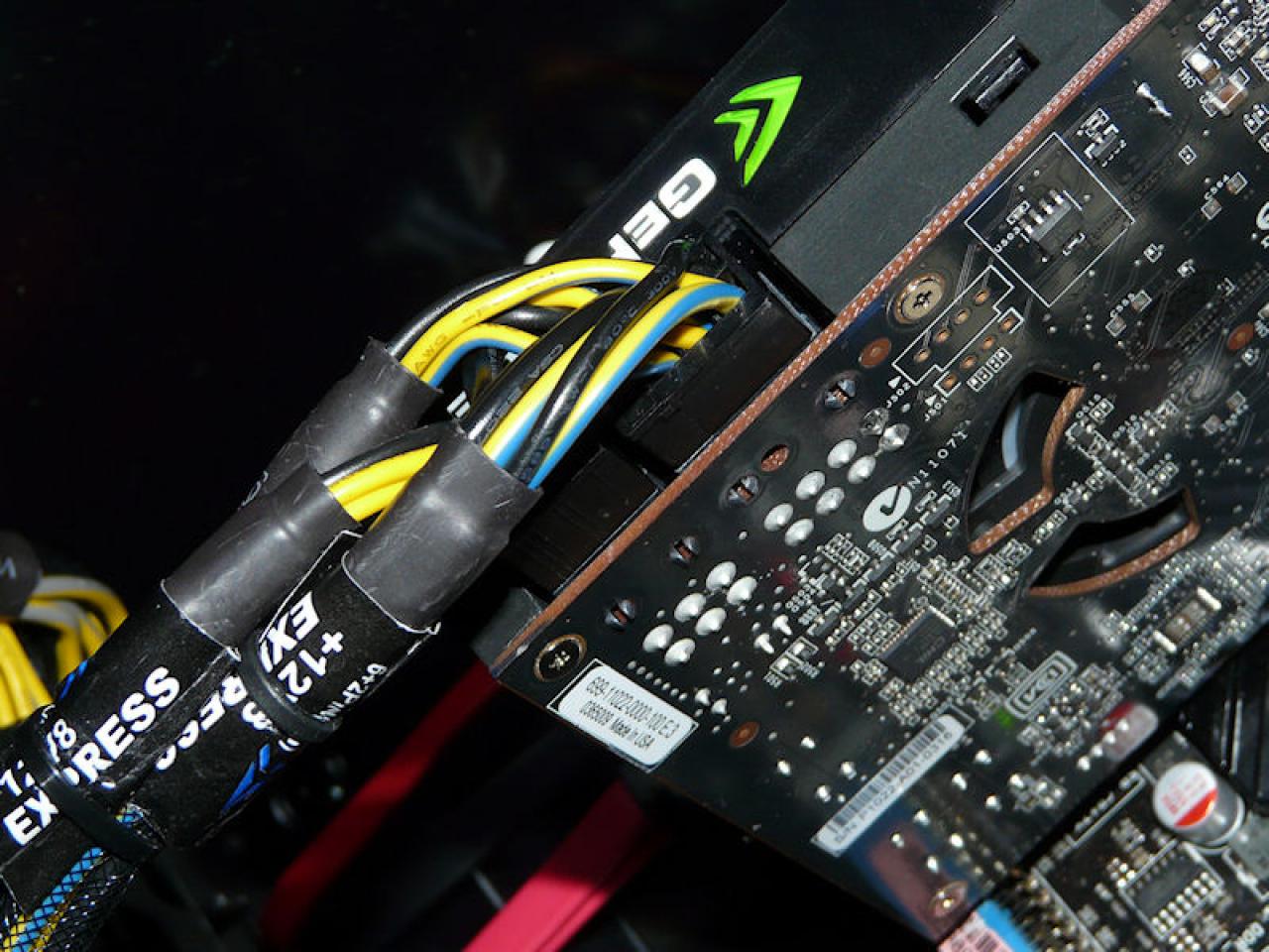 [07/01/2010] Nvidia Fermi GF100 Demosystem (3)