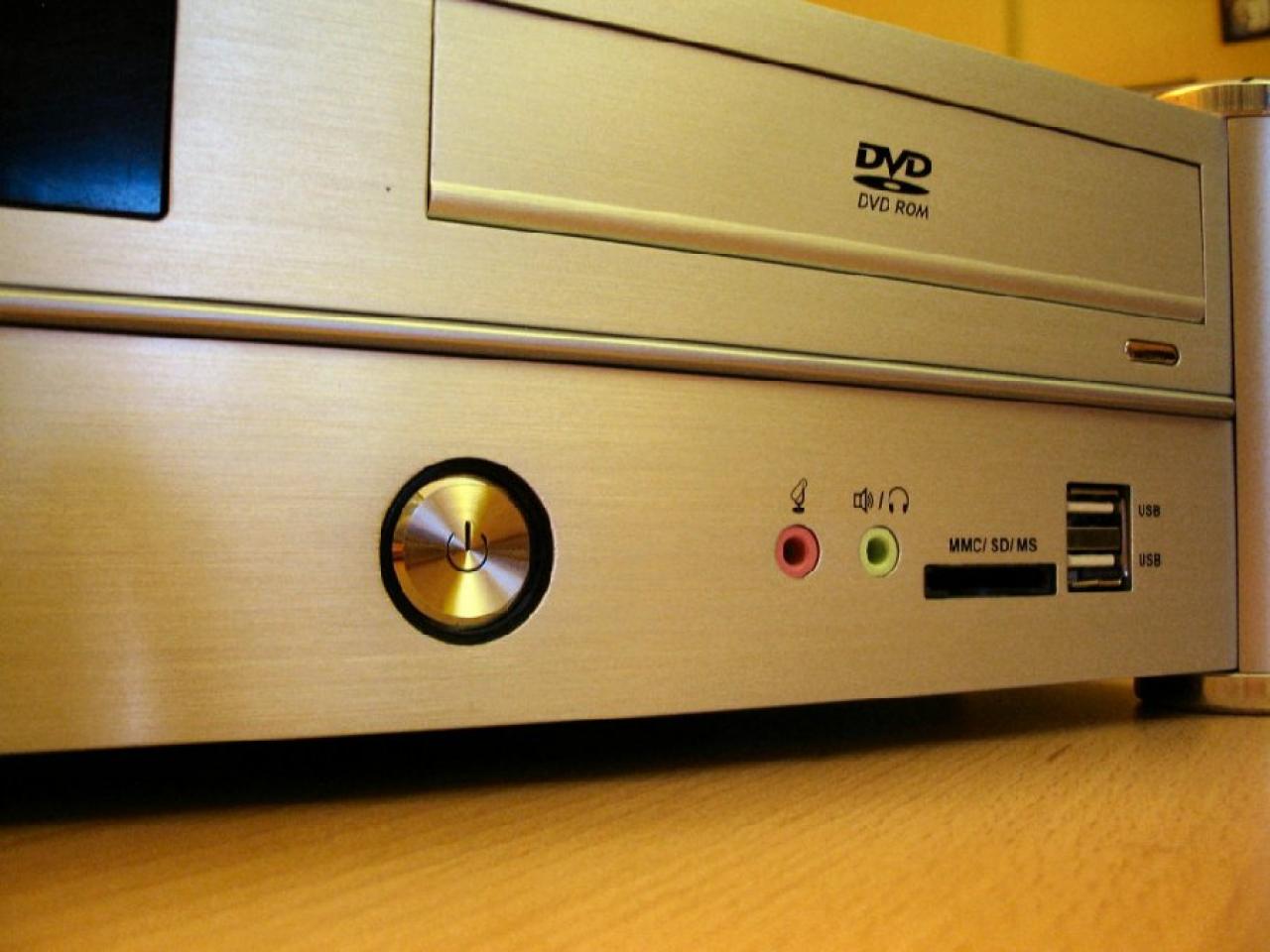 [19/01/2010] PCGHX: Lesertest des HTPC-Gehäuses LC Power LC-HT-1001S (4)