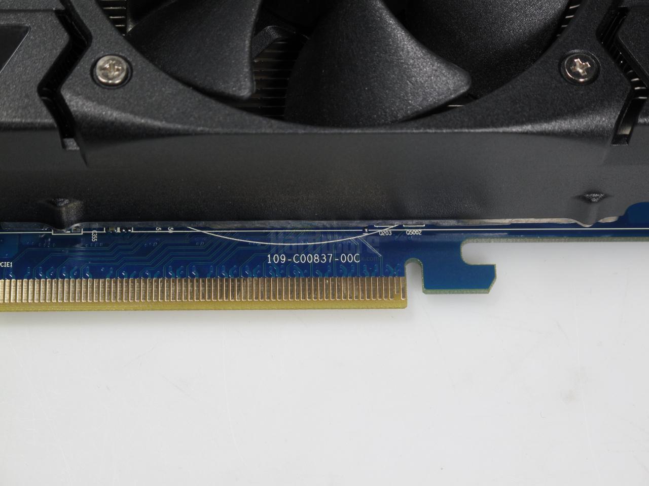 [29/01/2010] Vapor X 1.1: Das PCB ist eine Sapphire-Eigenkreation.