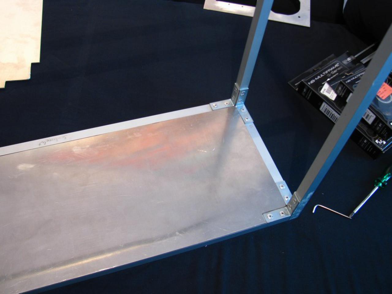 [03/01/2010] Casecon-Projekt: Gehäuse in Pixel-Optik im Eigenbau plus Delta-Hovercraft (95)