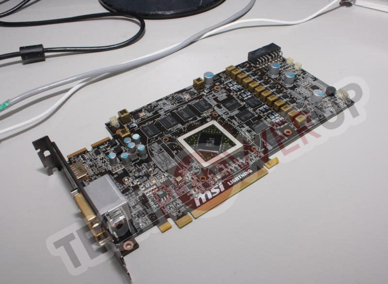 [21/01/2010] Mutmaßliche Fotos einer MSI Radeon HD 5870 Lightning Edition (1)