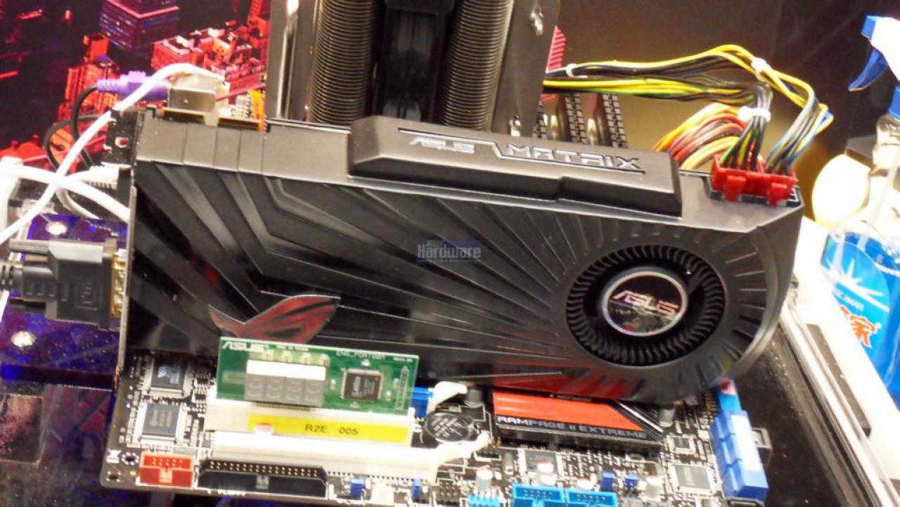 [28/02/2010] Asus-HD5870-Matrix-02