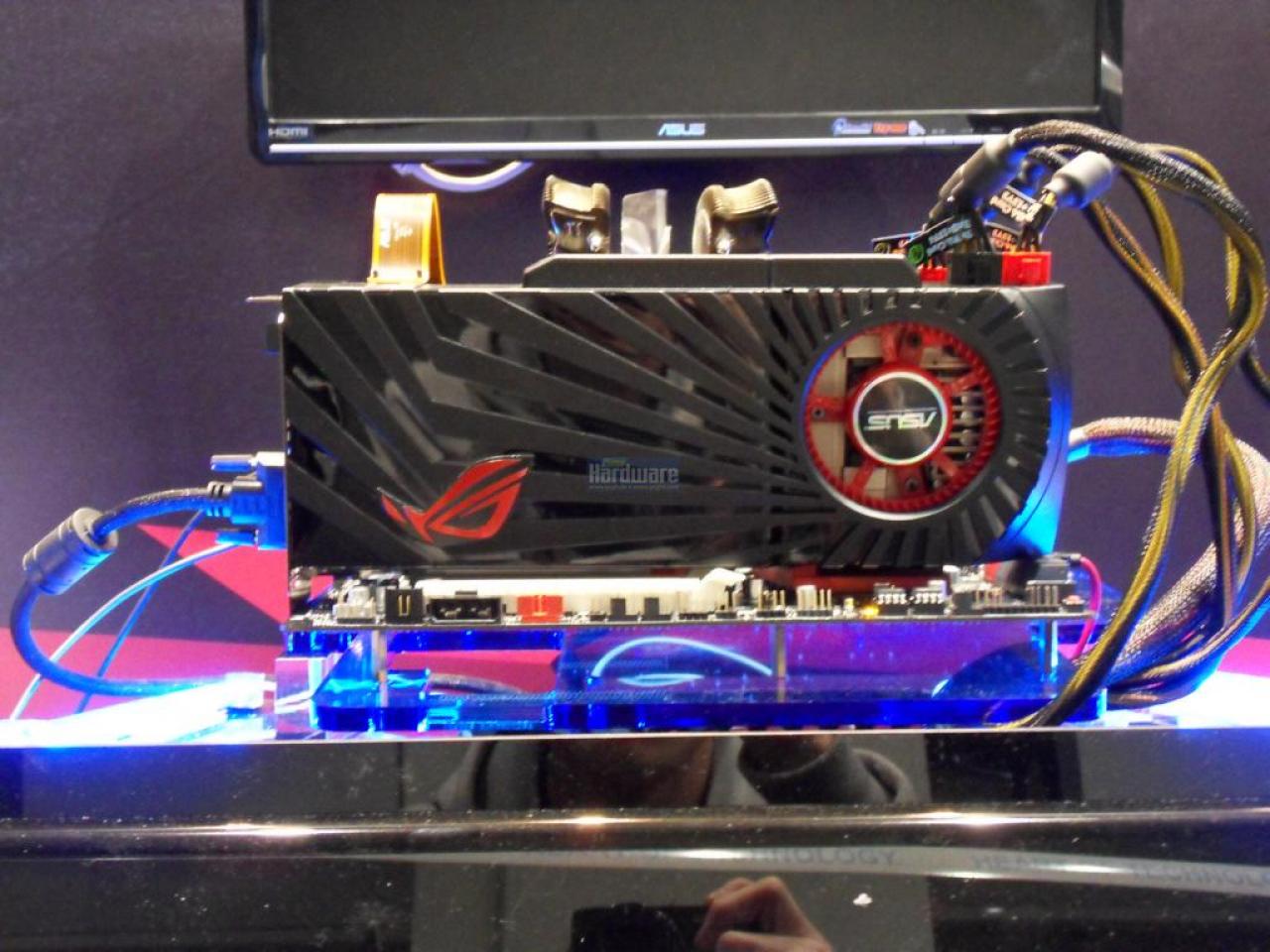 [28/02/2010] Asus-HD5870-Matrix-06