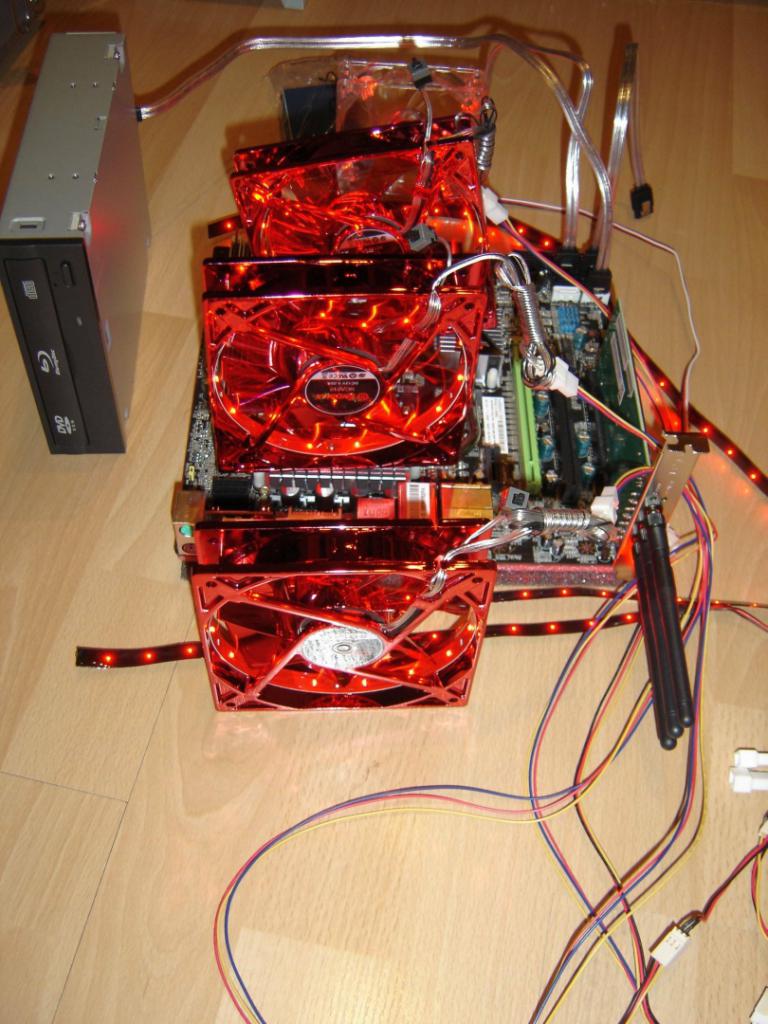 [19/02/2010] Schrauber-Projekt: Pseudo-HTPC in Schwarz/Rot-Optik (19)