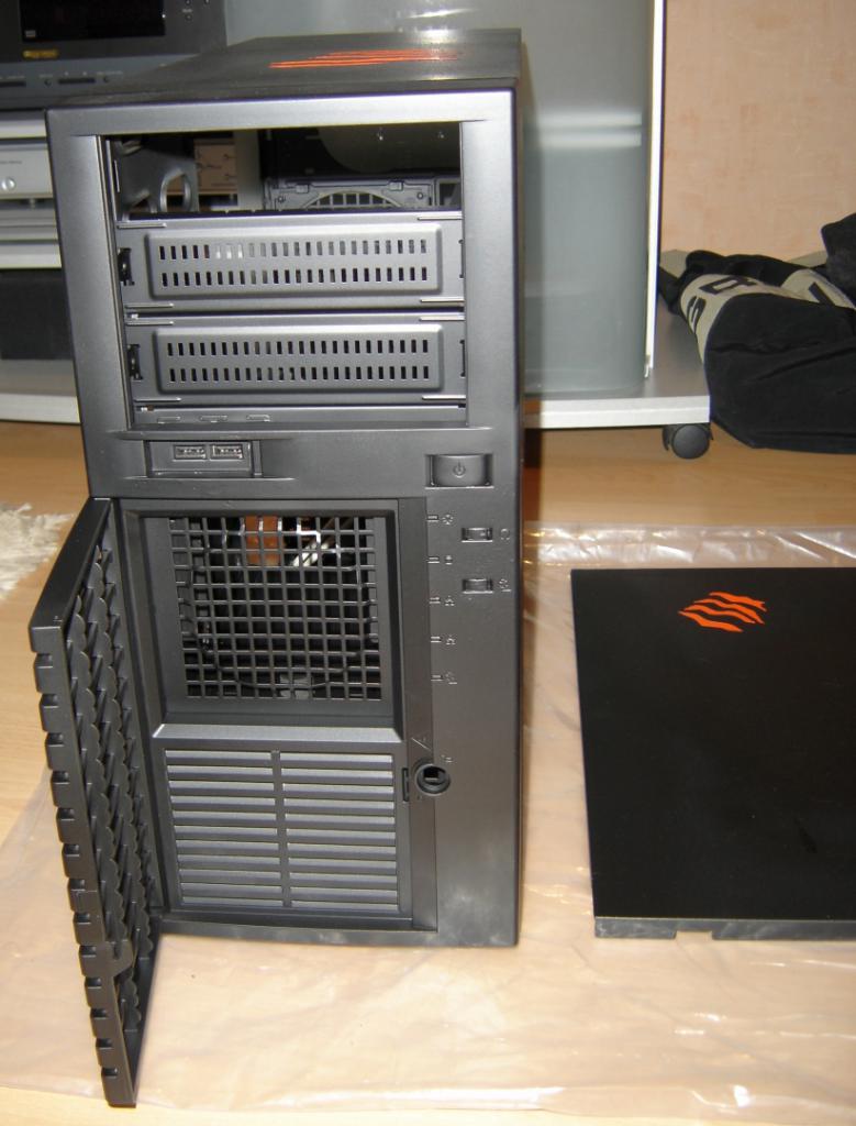 [19/02/2010] Schrauber-Projekt: Pseudo-HTPC in Schwarz/Rot-Optik (24)