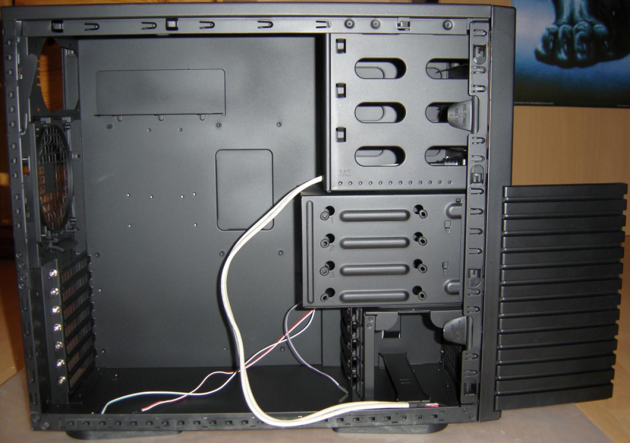 [19/02/2010] Schrauber-Projekt: Pseudo-HTPC in Schwarz/Rot-Optik (25)