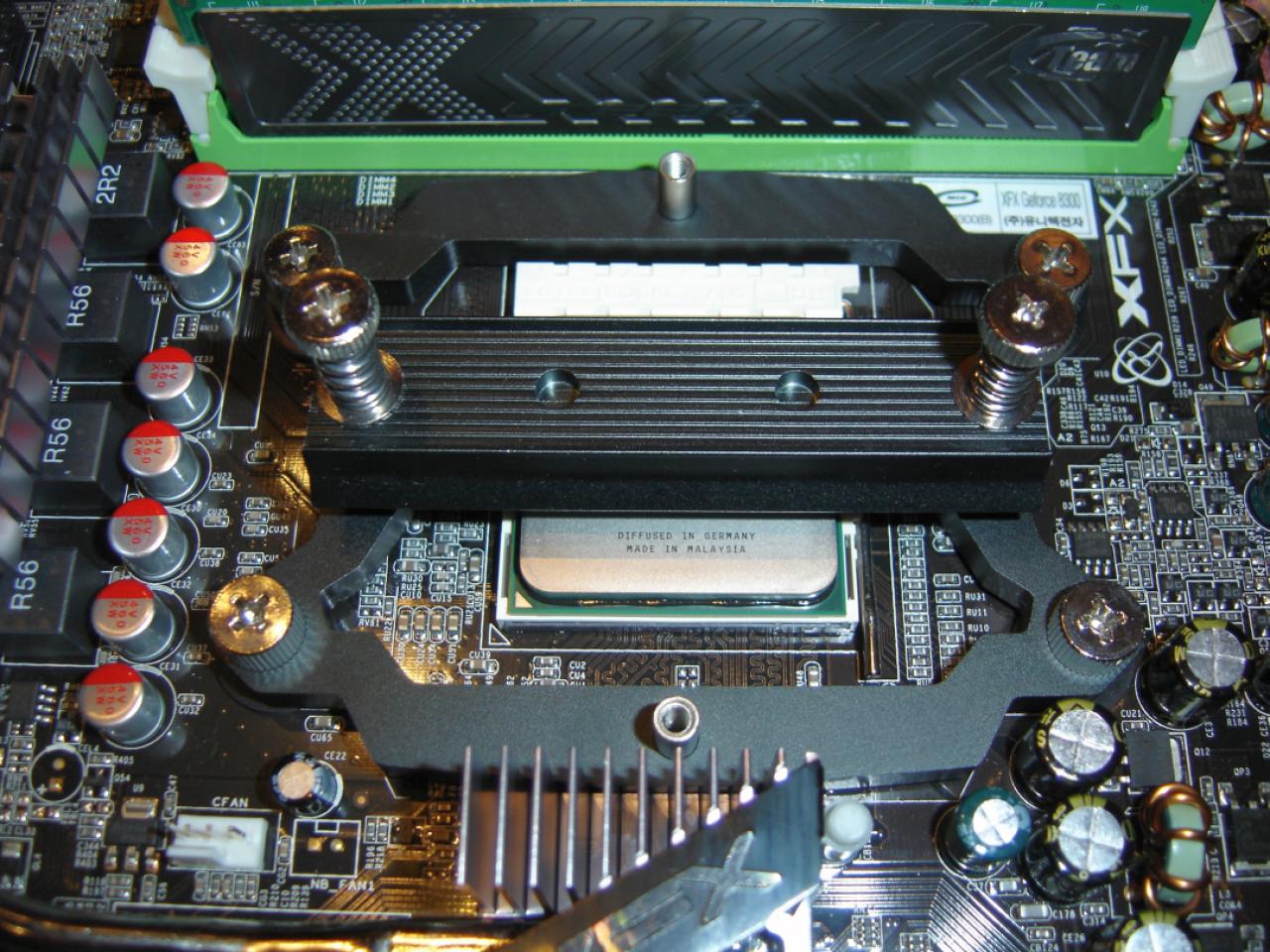 [19/02/2010] Schrauber-Projekt: Pseudo-HTPC in Schwarz/Rot-Optik (29)