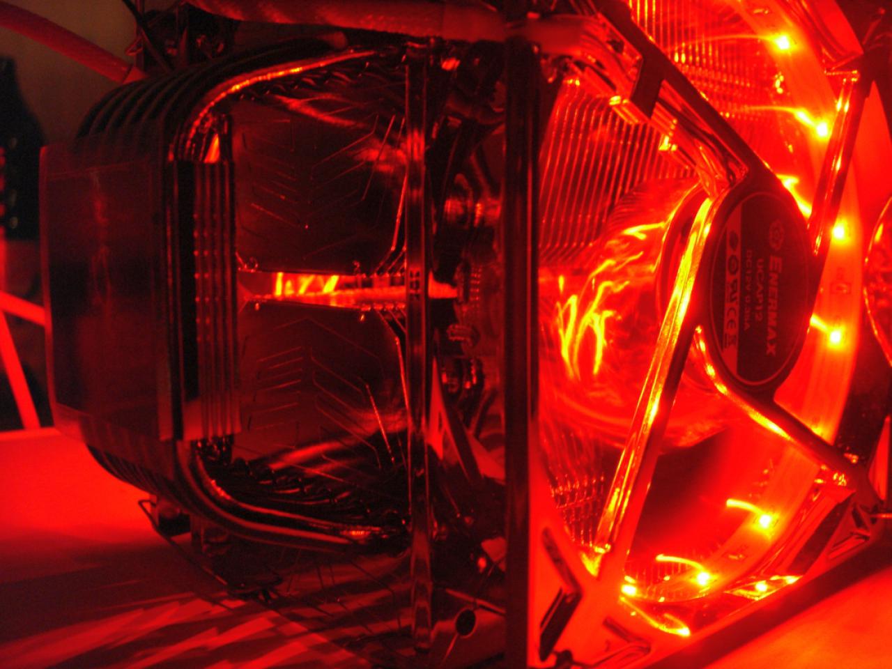 [19/02/2010] Schrauber-Projekt: Pseudo-HTPC in Schwarz/Rot-Optik (34)