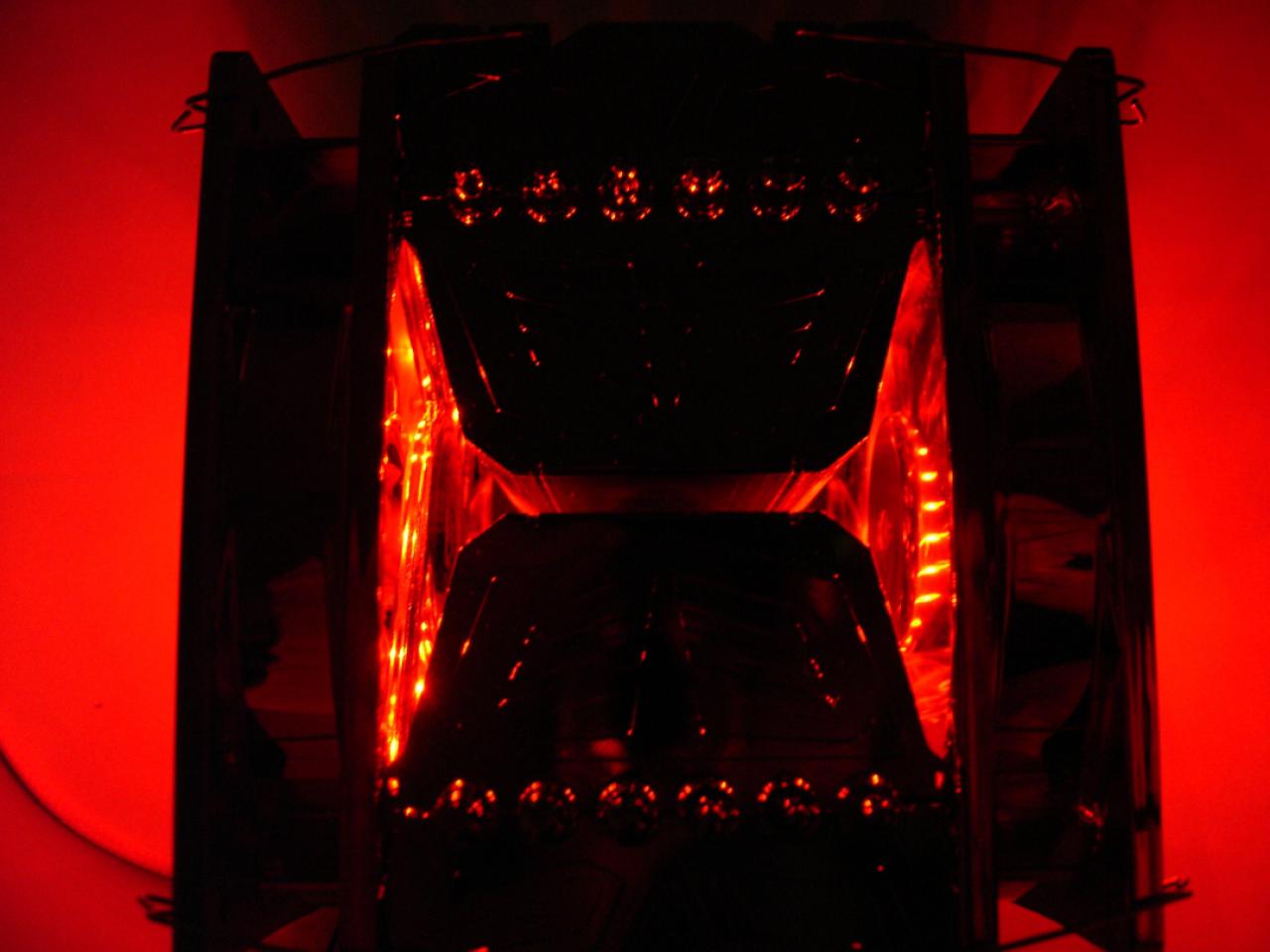 [19/02/2010] Schrauber-Projekt: Pseudo-HTPC in Schwarz/Rot-Optik (36)